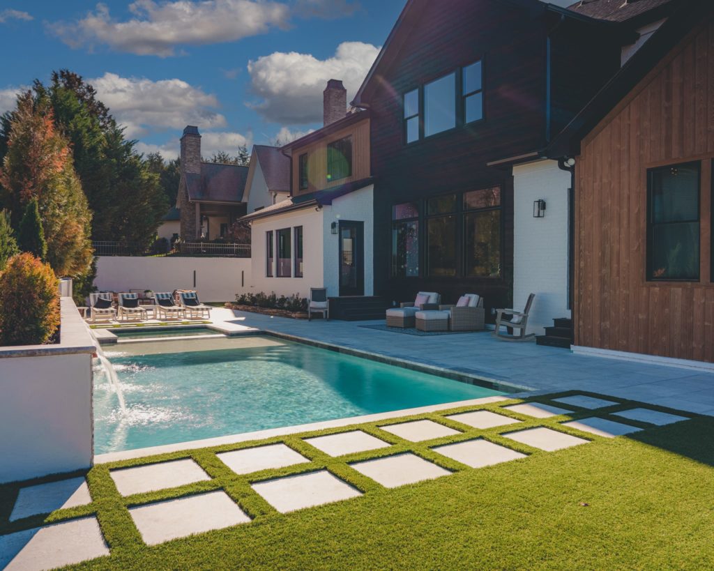 Knoxville Pool Installation: Enjoy Summer Fun in Your Backyard